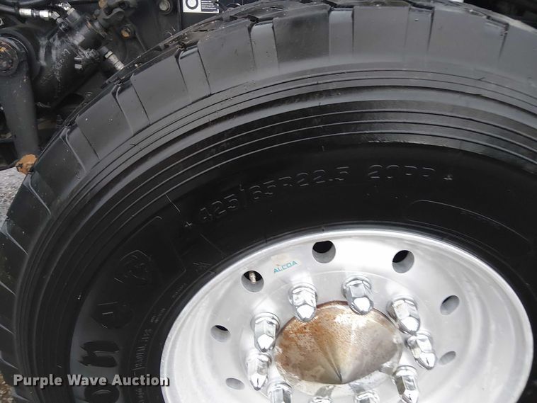 image for item EG1686 2009 Kenworth T800 truck cab and chassis