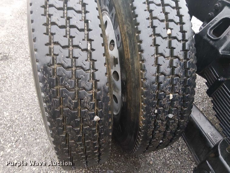 image for item EG1686 2009 Kenworth T800 truck cab and chassis