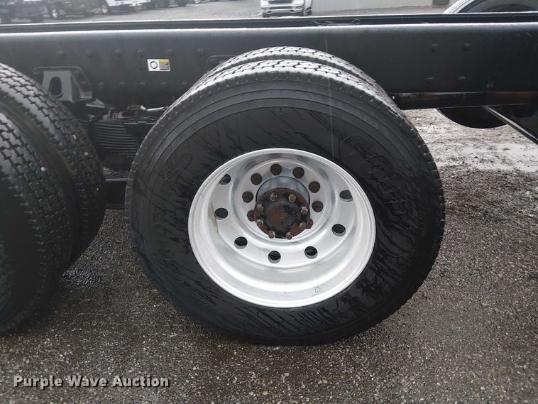 image for item EG1686 2009 Kenworth T800 truck cab and chassis