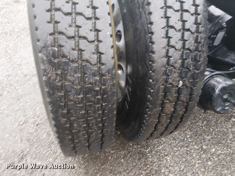 image for item EG1686 2009 Kenworth T800 truck cab and chassis