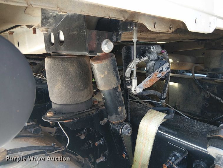 image for item EG1699 2018 Mack CHU613  semi truck