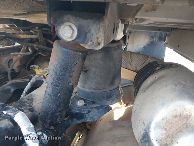 image for item EG1699 2018 Mack CHU613  semi truck