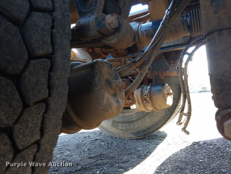 image for item EG1699 2018 Mack CHU613  semi truck