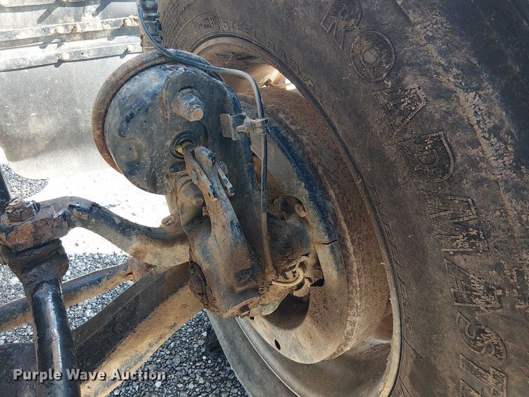 image for item EG1699 2018 Mack CHU613  semi truck