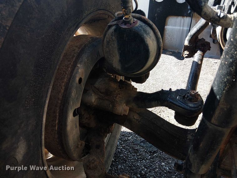 image for item EG1699 2018 Mack CHU613  semi truck