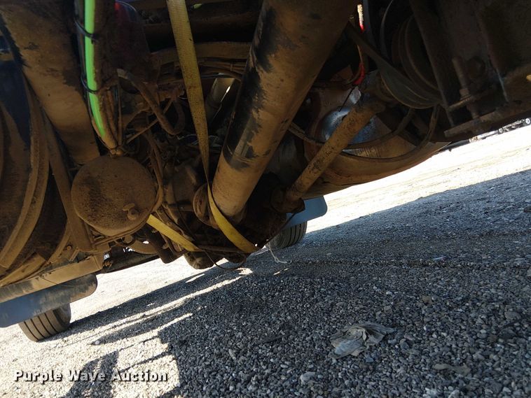 image for item EG1699 2018 Mack CHU613  semi truck