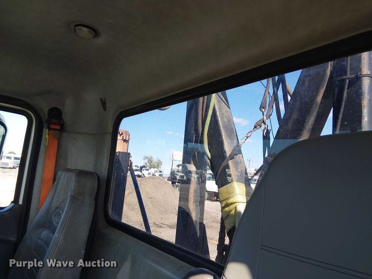 image for item EG1699 2018 Mack CHU613  semi truck