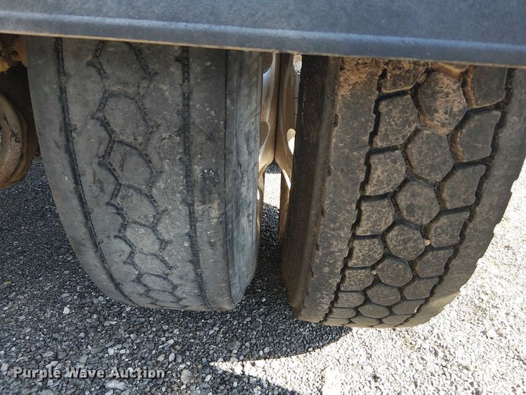 image for item EG1699 2018 Mack CHU613  semi truck