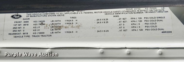 image for item EG1699 2018 Mack CHU613  semi truck