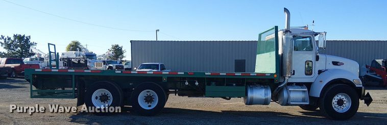 image for item EG1705 2007 Peterbilt 340 flatbed truck