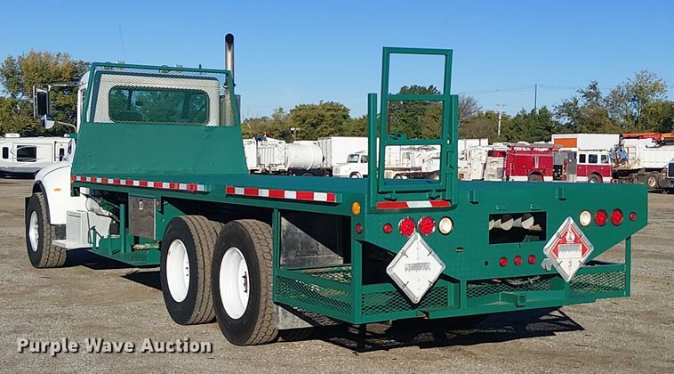image for item EG1705 2007 Peterbilt 340 flatbed truck