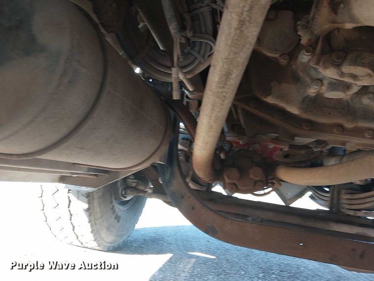 image for item EG1705 2007 Peterbilt 340 flatbed truck