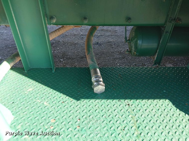 image for item EG1705 2007 Peterbilt 340 flatbed truck