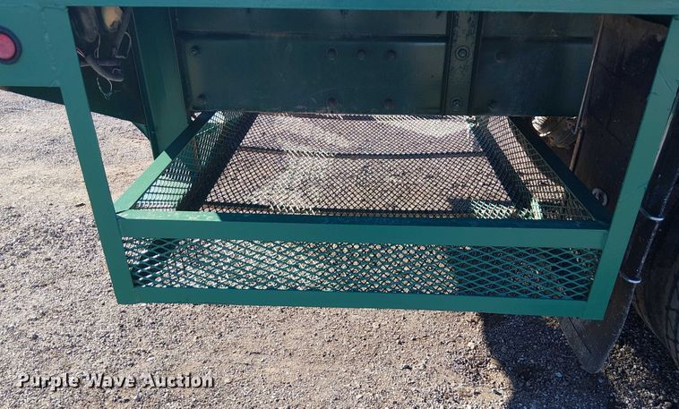 image for item EG1705 2007 Peterbilt 340 flatbed truck