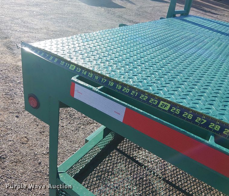 image for item EG1705 2007 Peterbilt 340 flatbed truck