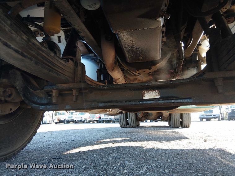 image for item EG1705 2007 Peterbilt 340 flatbed truck