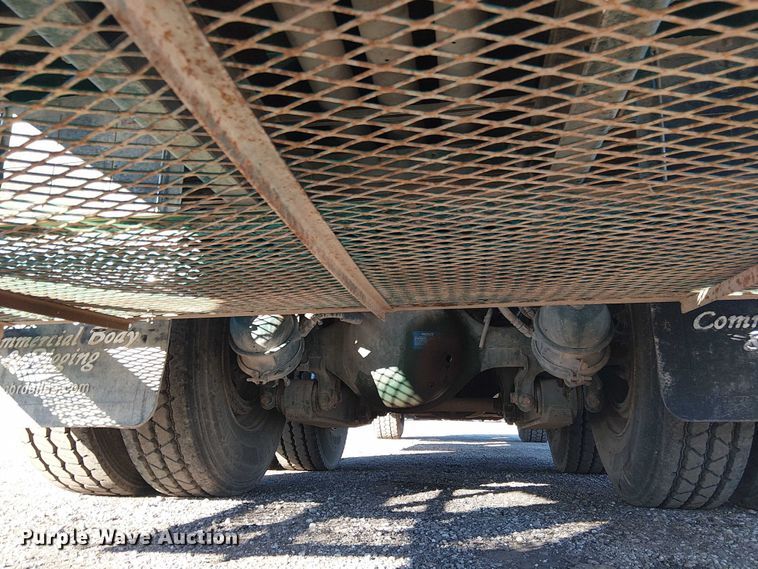 image for item EG1705 2007 Peterbilt 340 flatbed truck