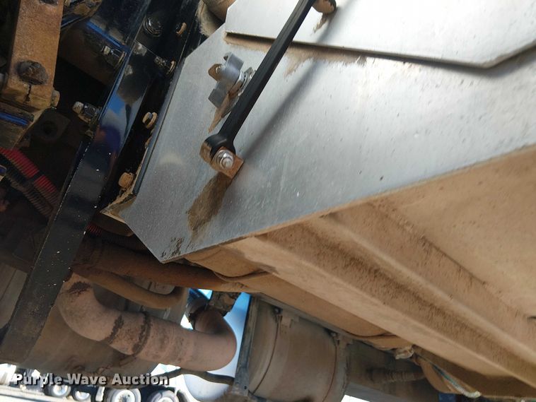 image for item EG1705 2007 Peterbilt 340 flatbed truck