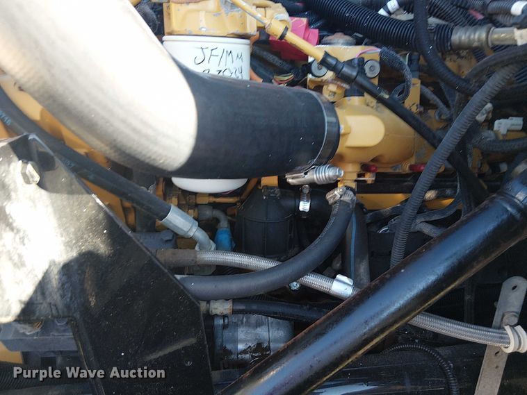 image for item EG1705 2007 Peterbilt 340 flatbed truck