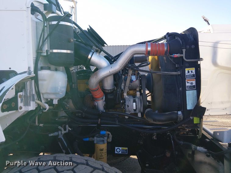 image for item EG1705 2007 Peterbilt 340 flatbed truck