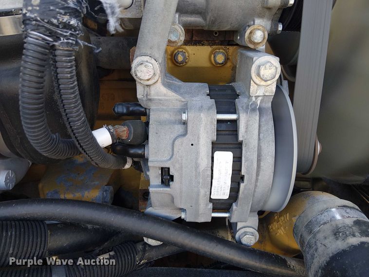 image for item EG1705 2007 Peterbilt 340 flatbed truck