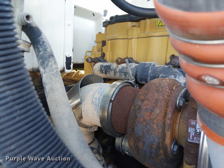 image for item EG1705 2007 Peterbilt 340 flatbed truck