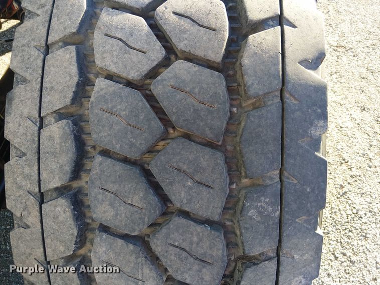 image for item EG1705 2007 Peterbilt 340 flatbed truck