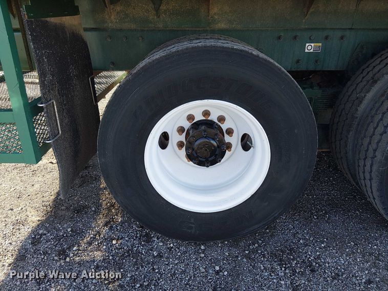 image for item EG1705 2007 Peterbilt 340 flatbed truck