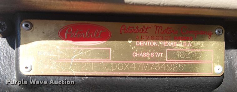 image for item EG1705 2007 Peterbilt 340 flatbed truck