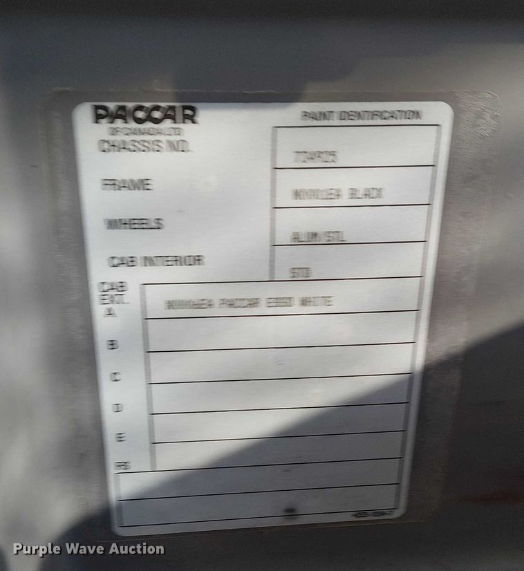 image for item EG1705 2007 Peterbilt 340 flatbed truck