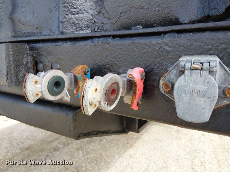 image for item EG1710 2006 Utility FS2CHS flatbed trailer