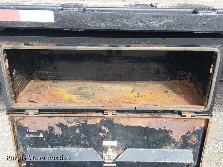 image for item EG1710 2006 Utility FS2CHS flatbed trailer