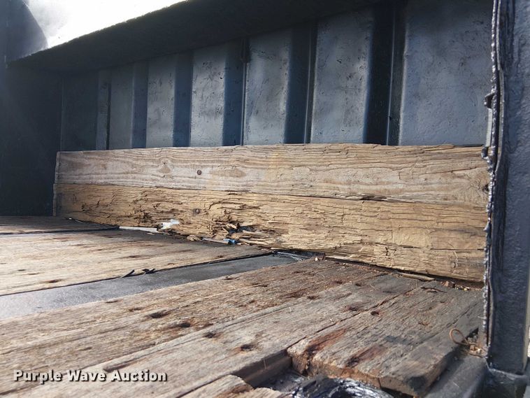 image for item EG1710 2006 Utility FS2CHS flatbed trailer