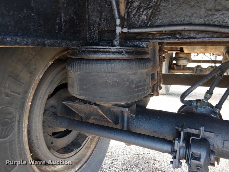 image for item EG1710 2006 Utility FS2CHS flatbed trailer