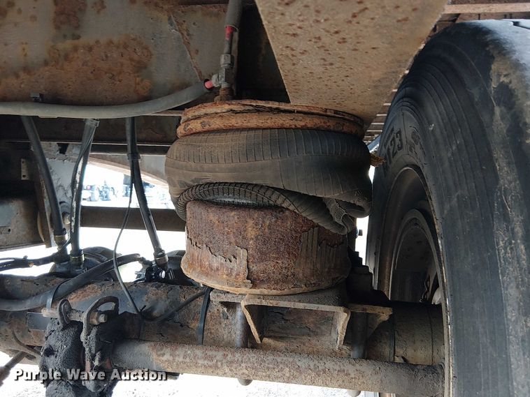 image for item EG1710 2006 Utility FS2CHS flatbed trailer