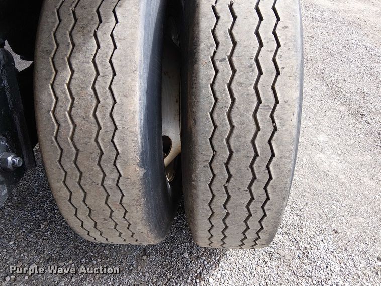 image for item EG1710 2006 Utility FS2CHS flatbed trailer