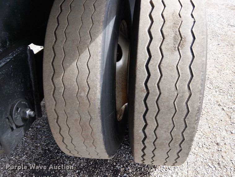 image for item EG1710 2006 Utility FS2CHS flatbed trailer