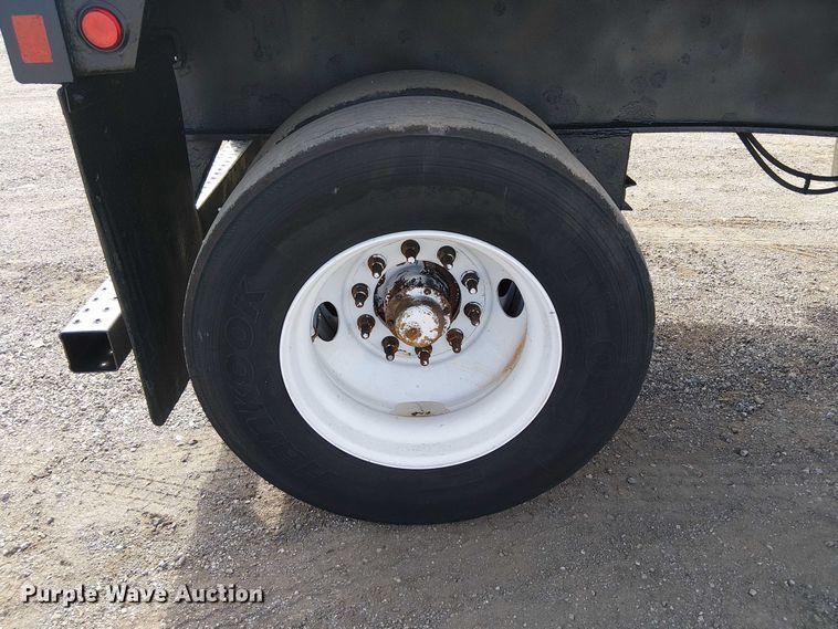 image for item EG1710 2006 Utility FS2CHS flatbed trailer