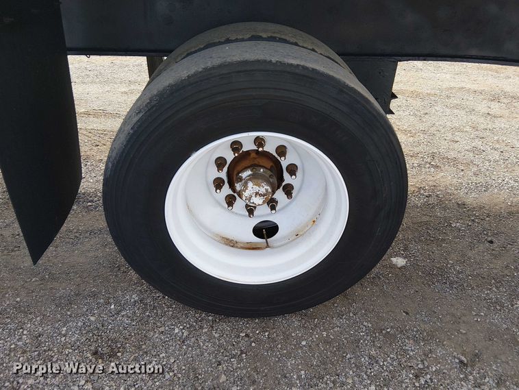 image for item EG1710 2006 Utility FS2CHS flatbed trailer