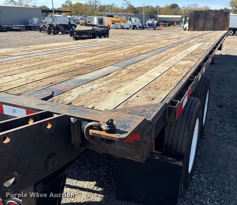 image for item EG1723 2008 Utility Trailers FS2CHS flatbed trailer