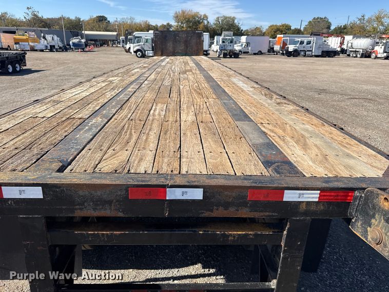 image for item EG1723 2008 Utility Trailers FS2CHS flatbed trailer