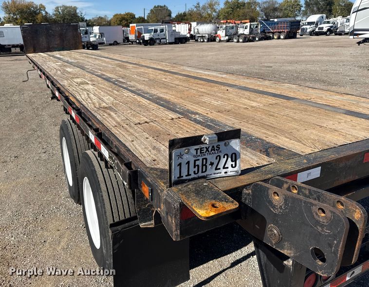 image for item EG1723 2008 Utility Trailers FS2CHS flatbed trailer