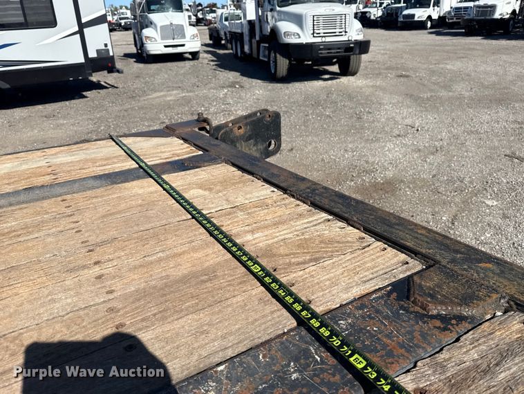 image for item EG1723 2008 Utility Trailers FS2CHS flatbed trailer