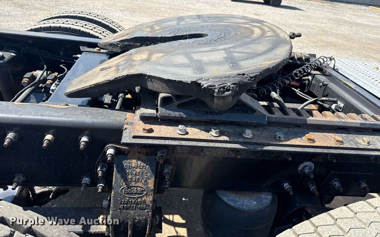 image for item EG6055 2014 Peterbilt 389K glider kit semi truck