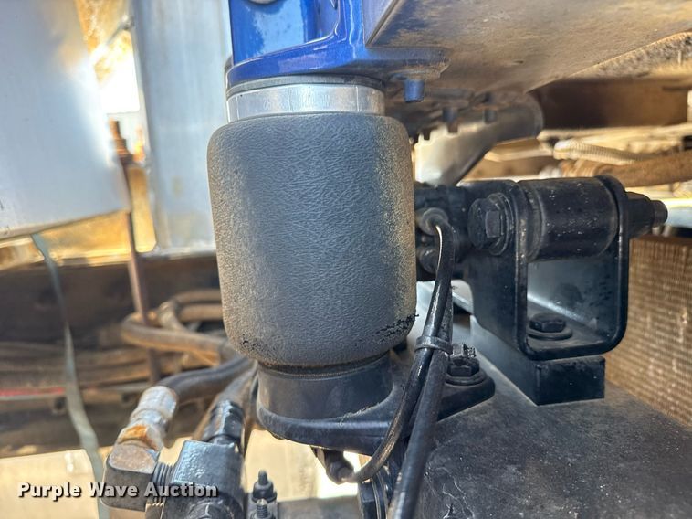 image for item EG6055 2014 Peterbilt 389K glider kit semi truck