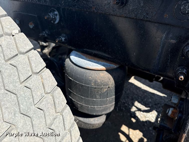 image for item EG6055 2014 Peterbilt 389K glider kit semi truck