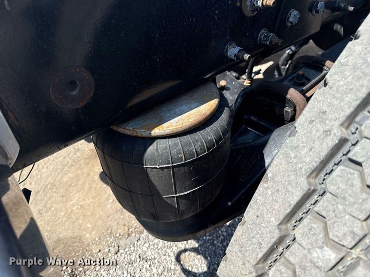 image for item EG6055 2014 Peterbilt 389K glider kit semi truck