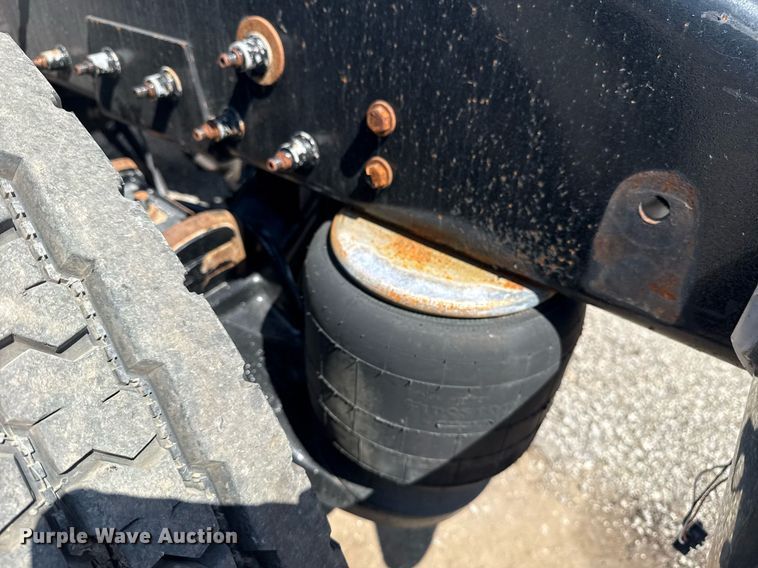 image for item EG6055 2014 Peterbilt 389K glider kit semi truck