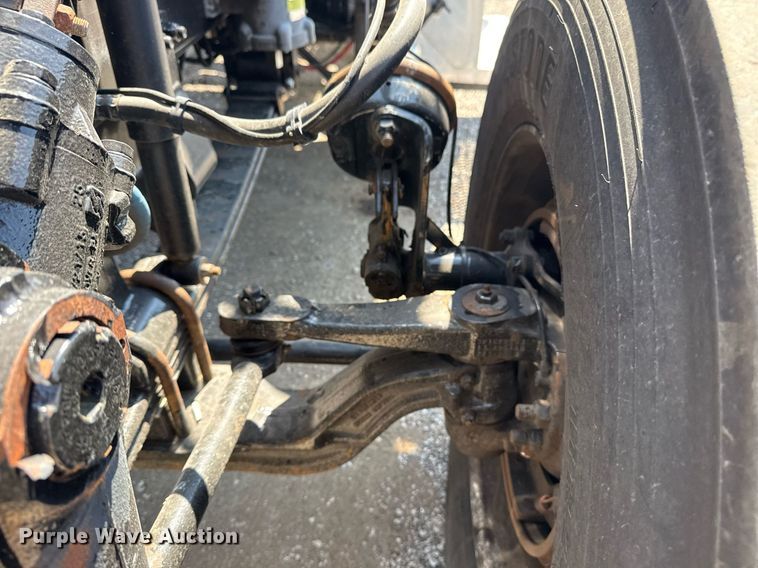 image for item EG6055 2014 Peterbilt 389K glider kit semi truck