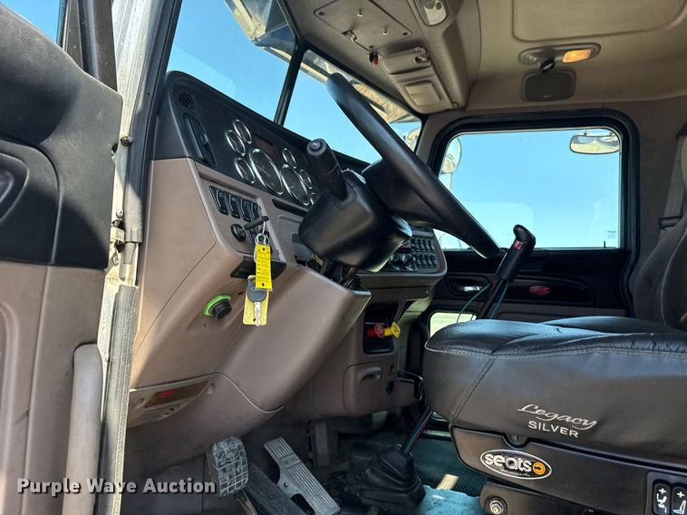 image for item EG6055 2014 Peterbilt 389K glider kit semi truck